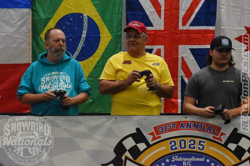 2025_snowbirds_sunday_oval_050.JPG