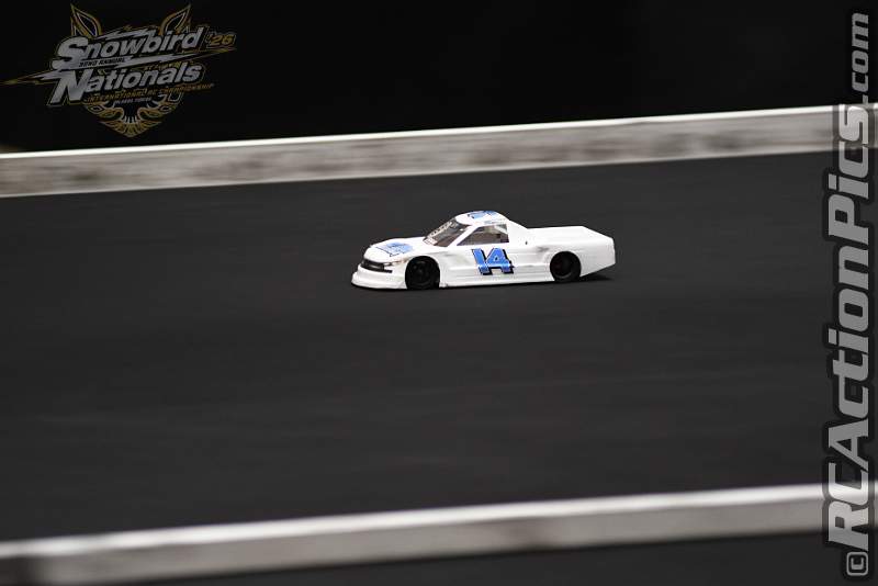 2026_snowbirds_sun_oval_1016.JPG