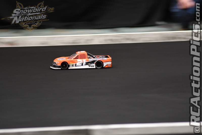 2026_snowbirds_sun_oval_1115.JPG