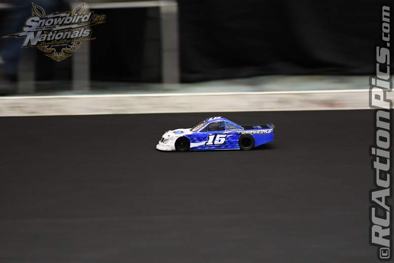 2026_snowbirds_sun_oval_1120.JPG