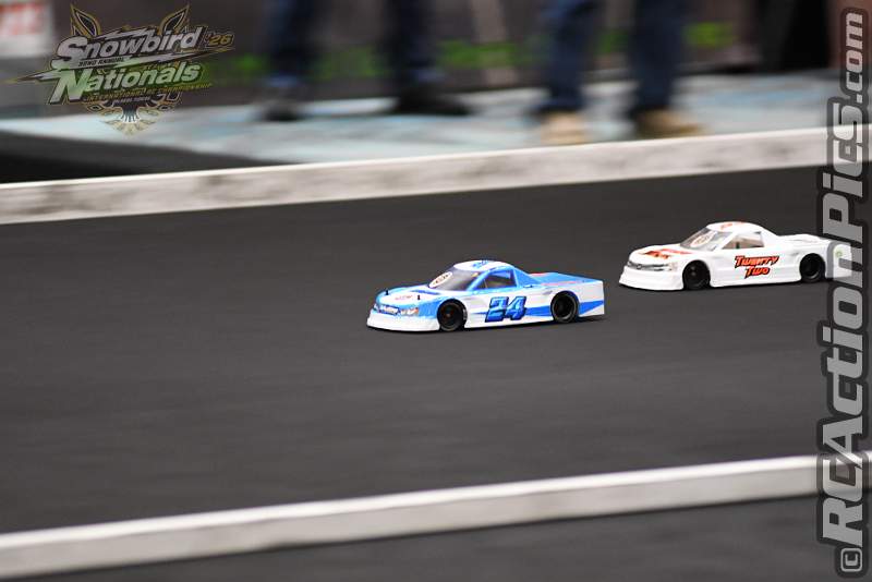 2026_snowbirds_sun_oval_1159.JPG