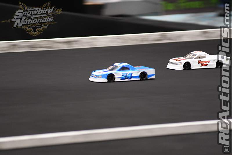 2026_snowbirds_sun_oval_1160.JPG