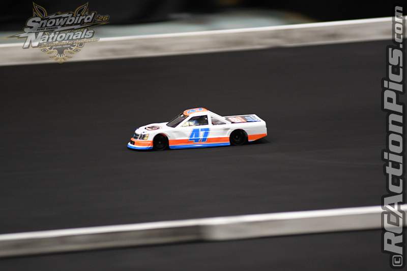 2026_snowbirds_sun_oval_1516.JPG