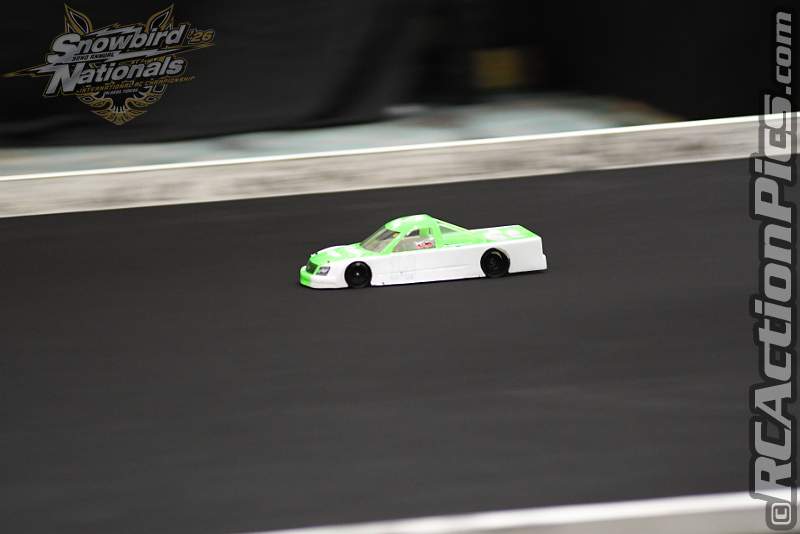 2026_snowbirds_sun_oval_1711.JPG