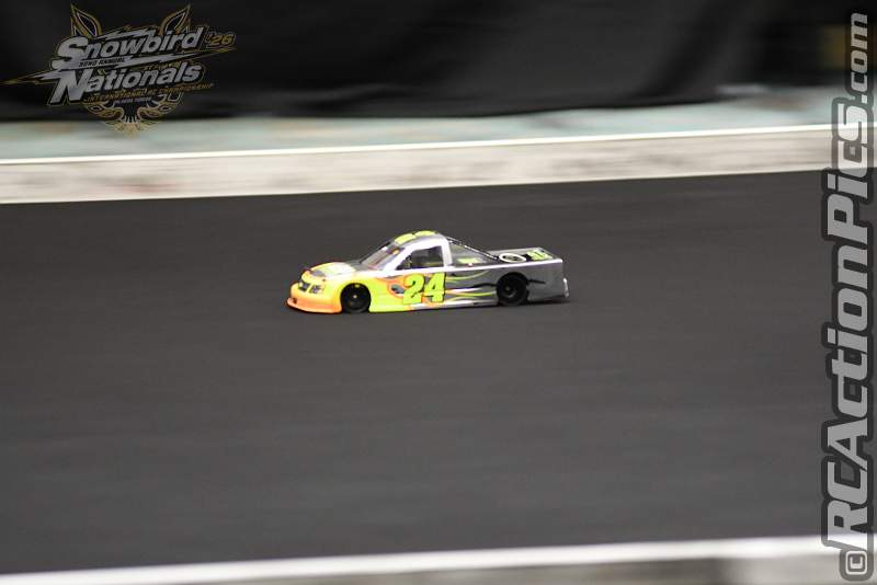 2026_snowbirds_sun_oval_1718.JPG