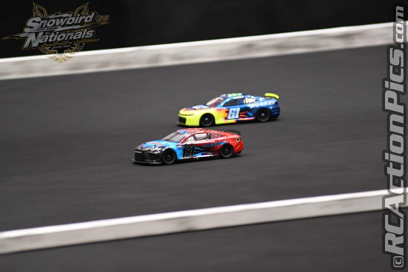 2026_snowbirds_sun_oval_345.JPG