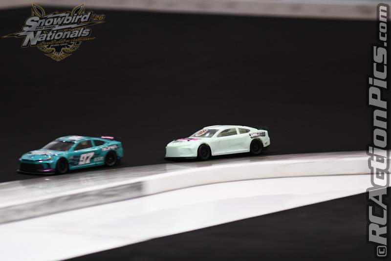 2026_snowbirds_sun_oval_385.JPG