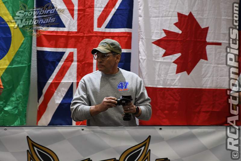 2026_snowbirds_sun_oval_430.JPG