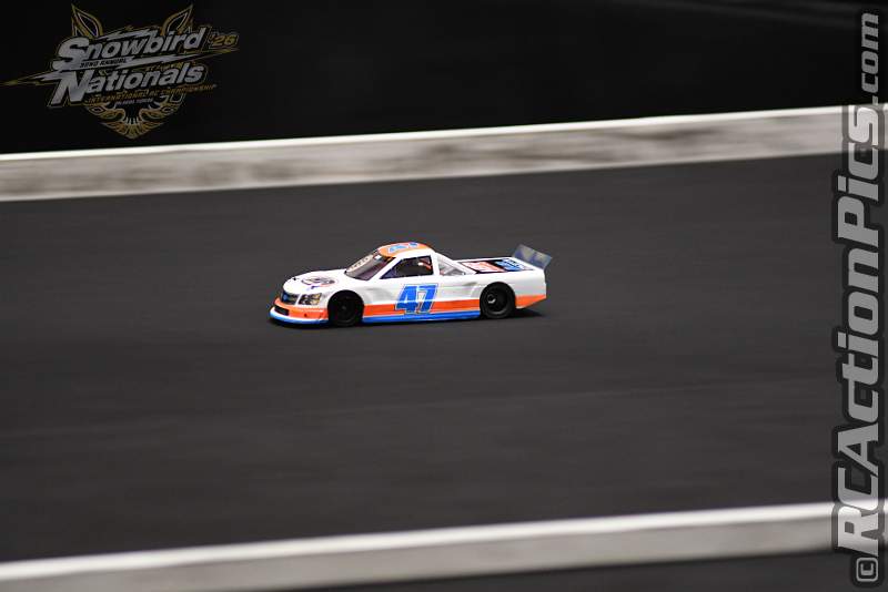 2026_snowbirds_sun_oval_441.JPG