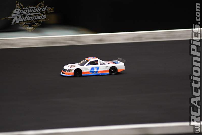 2026_snowbirds_sun_oval_442.JPG
