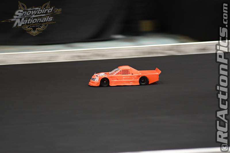 2026_snowbirds_sun_oval_465.JPG