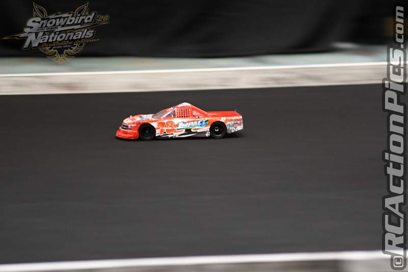 2026_snowbirds_sun_oval_468.JPG