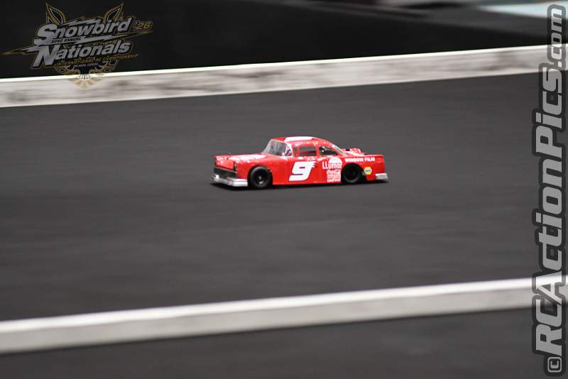 2026_snowbirds_sun_oval_618.JPG