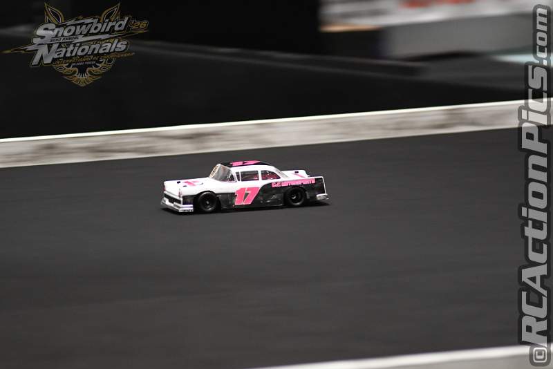2026_snowbirds_sun_oval_685.JPG