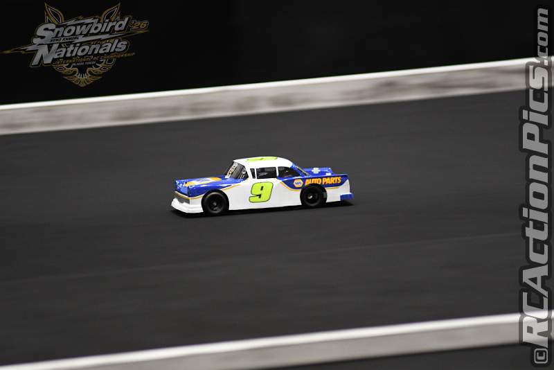 2026_snowbirds_sun_oval_700.JPG
