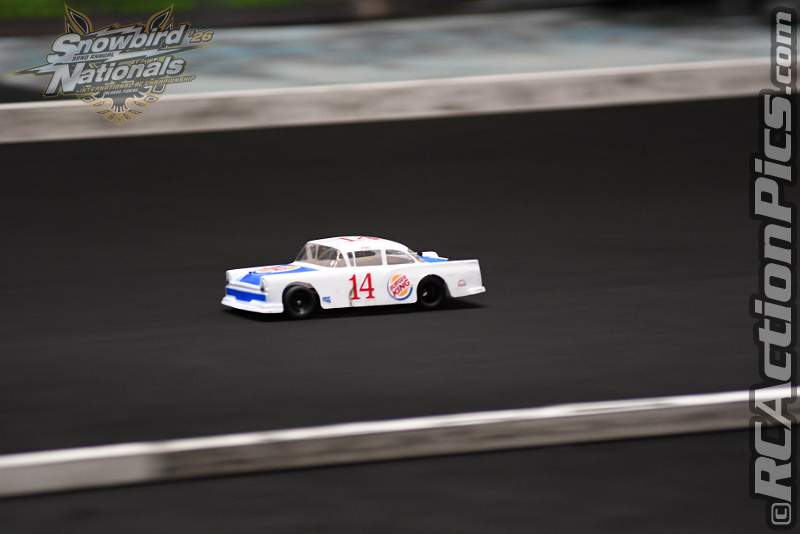 2026_snowbirds_sun_oval_705.JPG