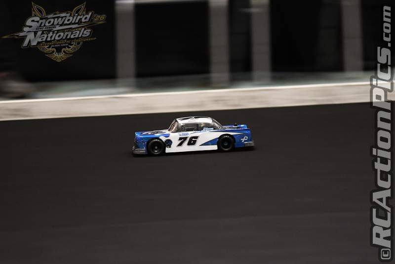 2026_snowbirds_sun_oval_735.JPG