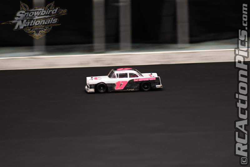 2026_snowbirds_sun_oval_740.JPG