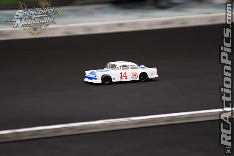 2026_snowbirds_sun_oval_745.JPG