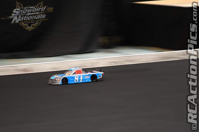 2026_snowbirds_sun_oval_860.JPG