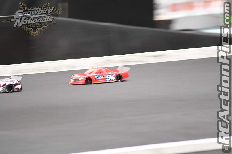 2026_snowbirds_sun_oval_870.JPG