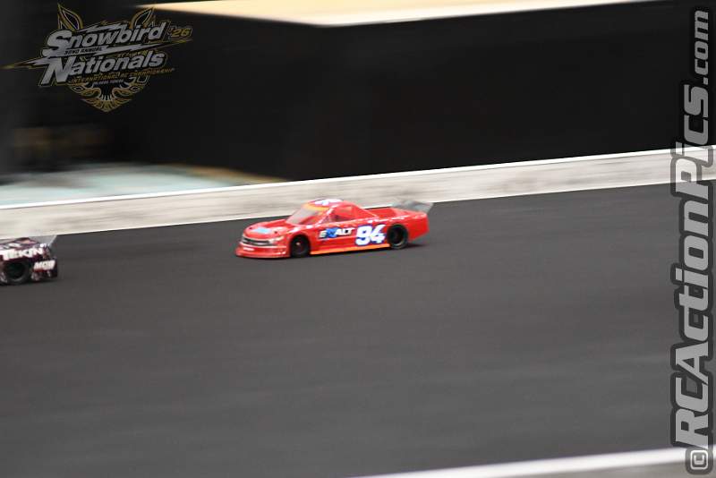 2026_snowbirds_sun_oval_871.JPG