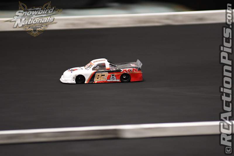 2026_snowbirds_sun_oval_940.JPG